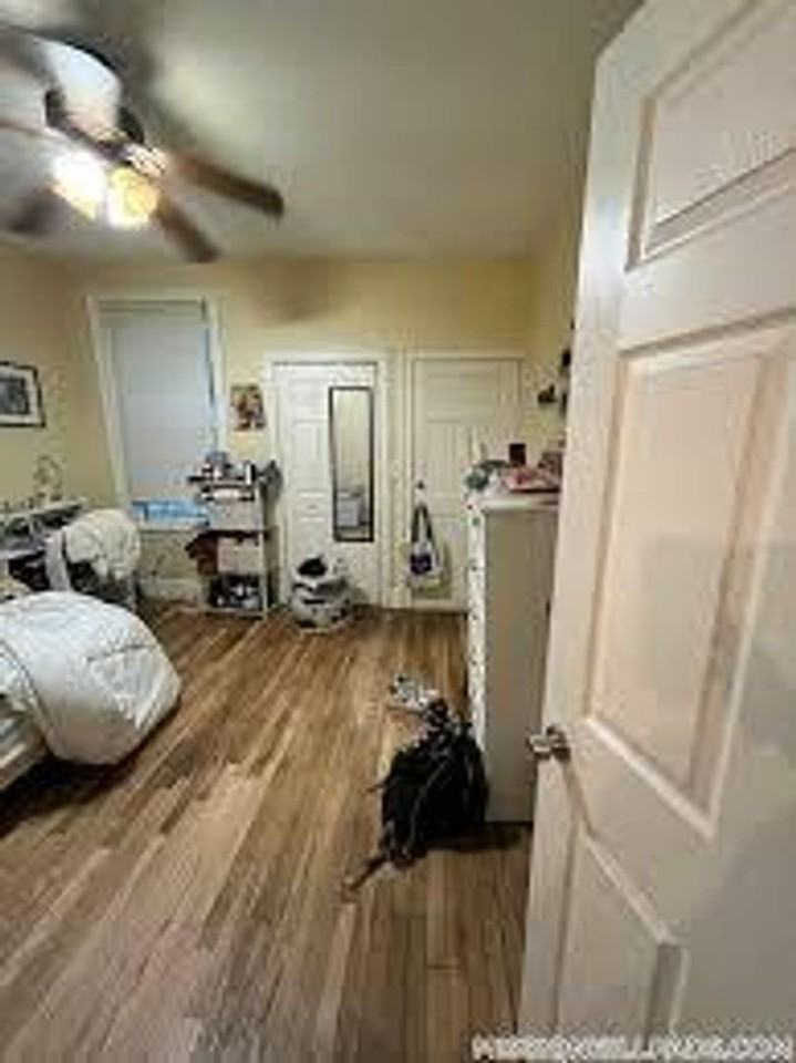 735 Parker St - Photo 5 of 10