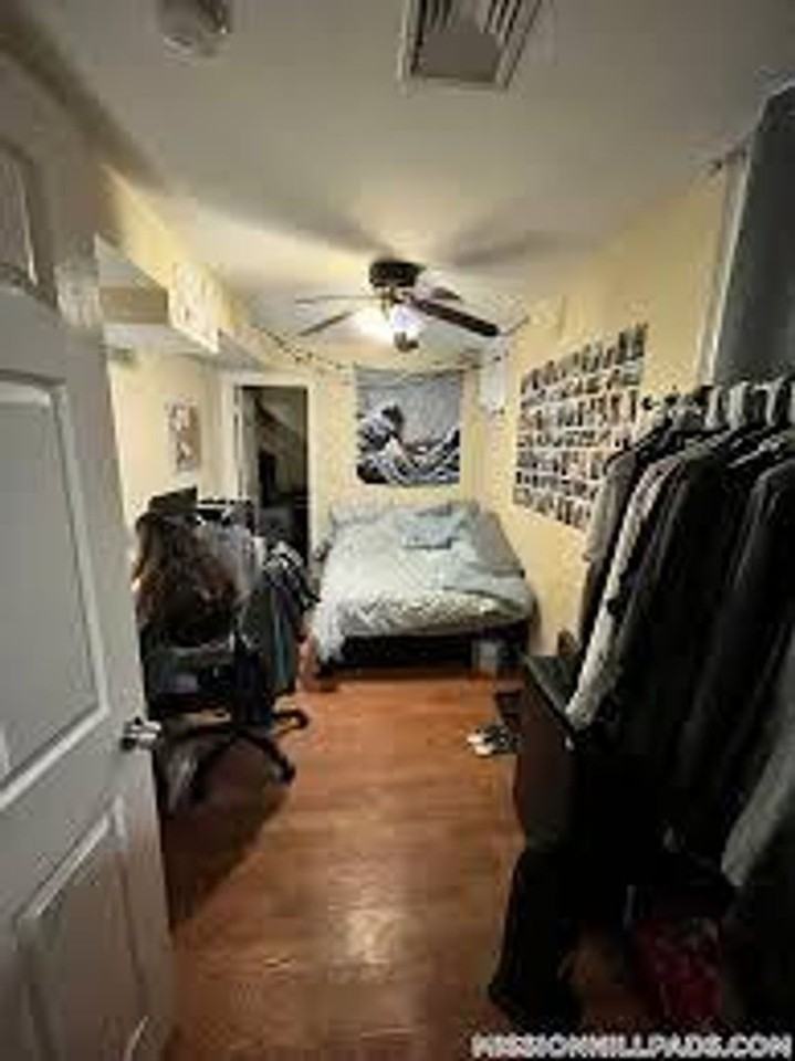 735 Parker St - Photo 7 of 10