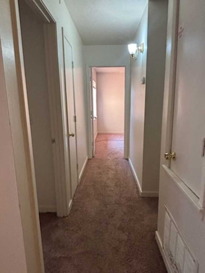 836 Riverview Drive - Photo 7 of 10