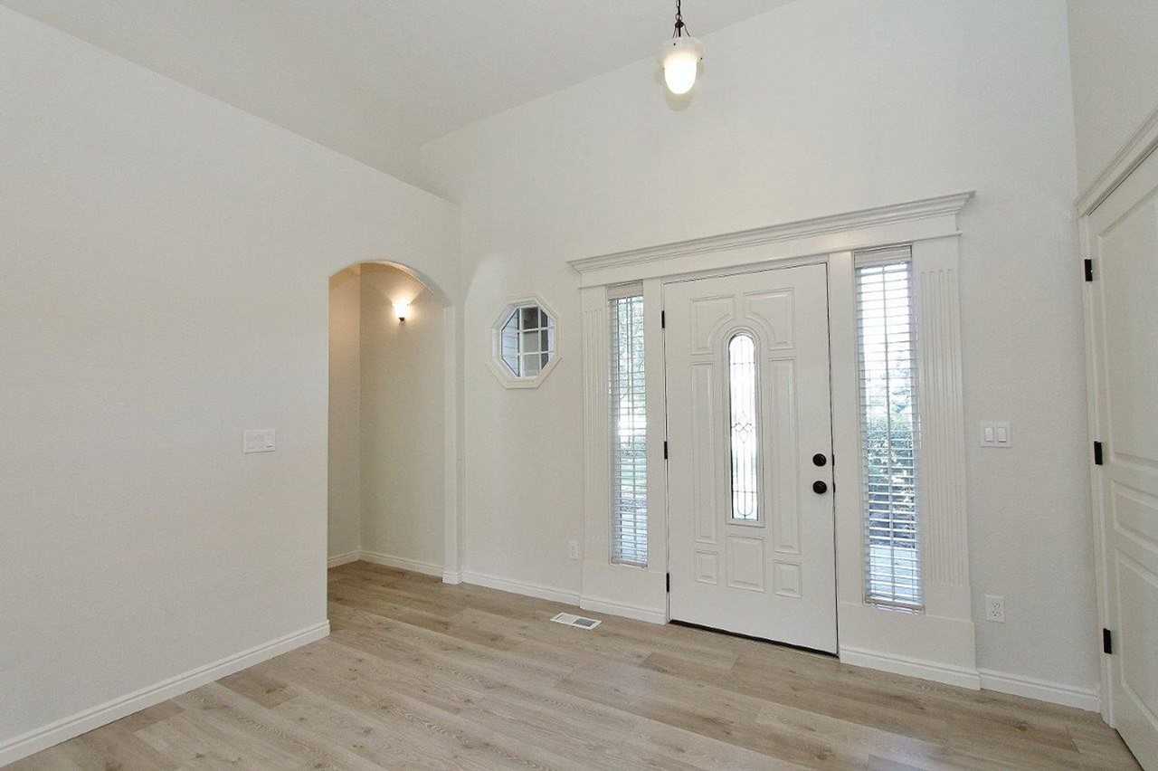 202 S Selwood Way - Photo 7 of 29