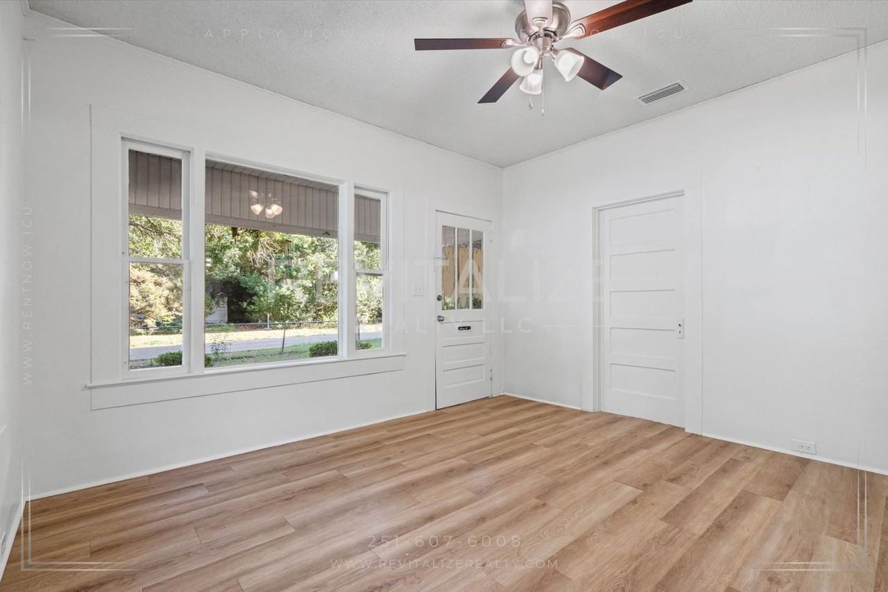 2509 Fairway Drive - Photo 7 of 24