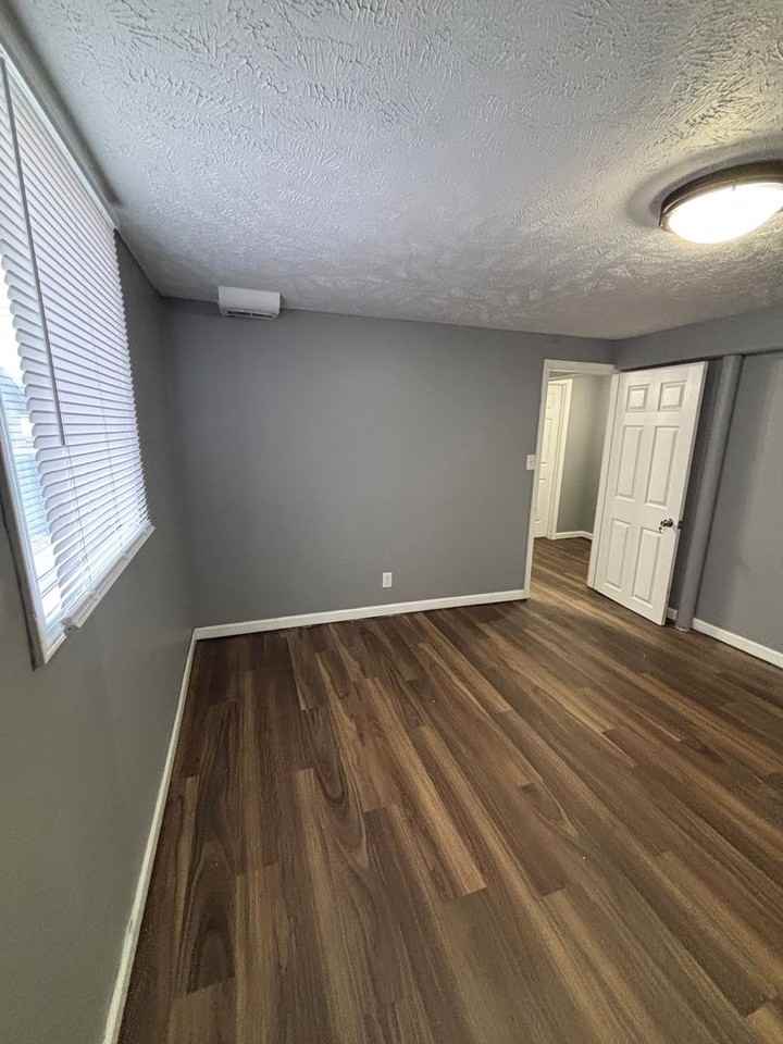 4327 Larimore Avenue - Photo 7 of 27