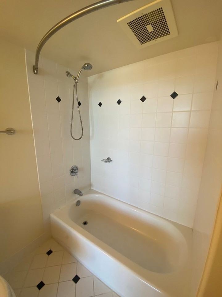 801 South King Street #3705 - Photo 7 of 9