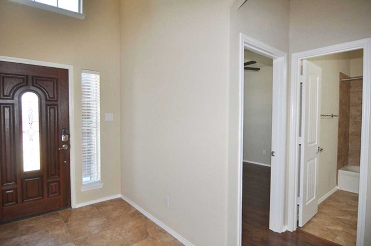 3521 Twin Pines Drive - Photo 4 of 26