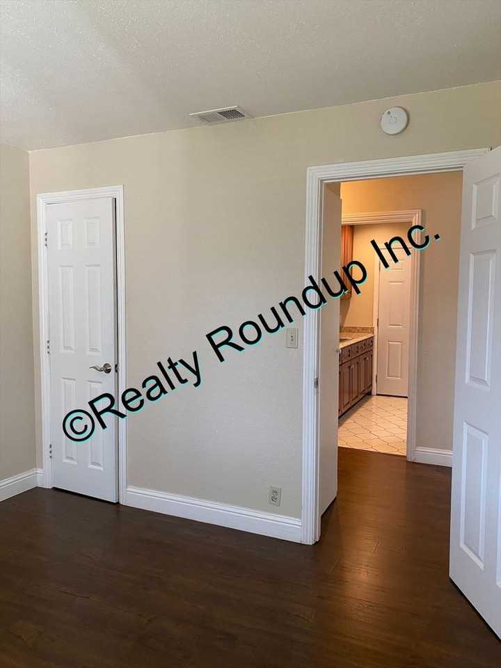 61 W Essex St - Photo 6 of 14