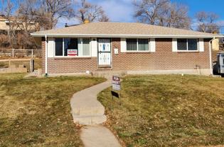 3105 West Radcliff Drive - Photo 1 of 1