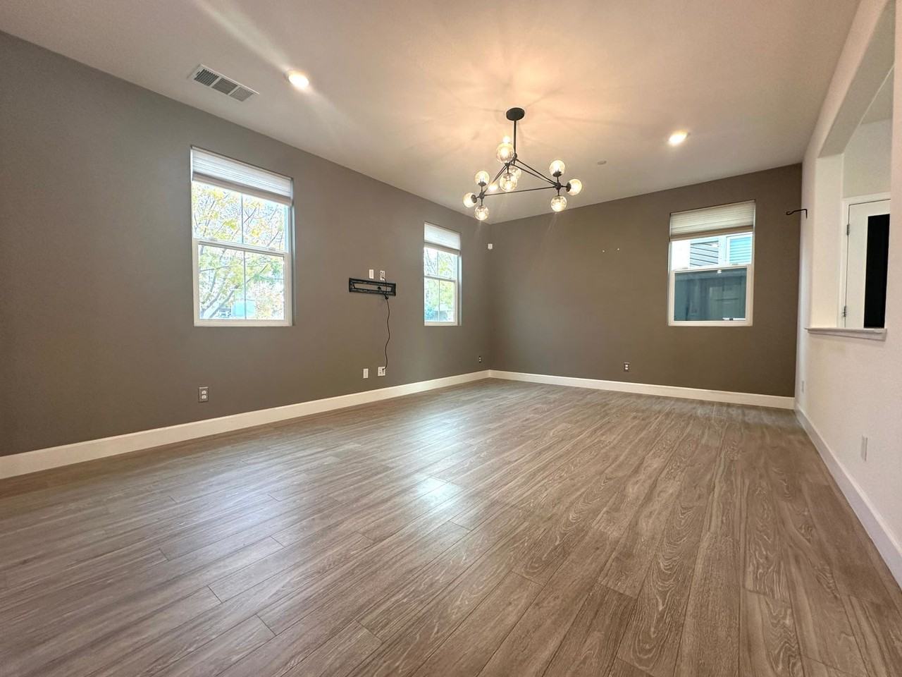 2205 Salice Way - Photo 5 of 32