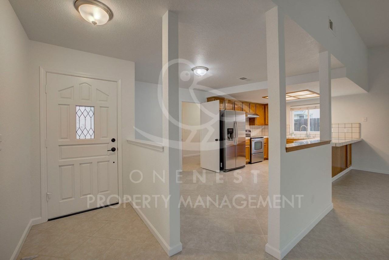 1800 Meadow Lane - Photo 6 of 30