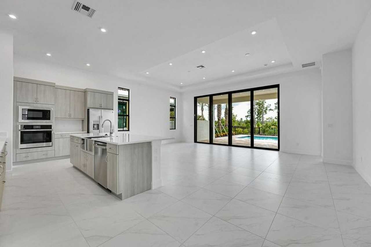 13920 Vivant Dr - Photo 2 of 22