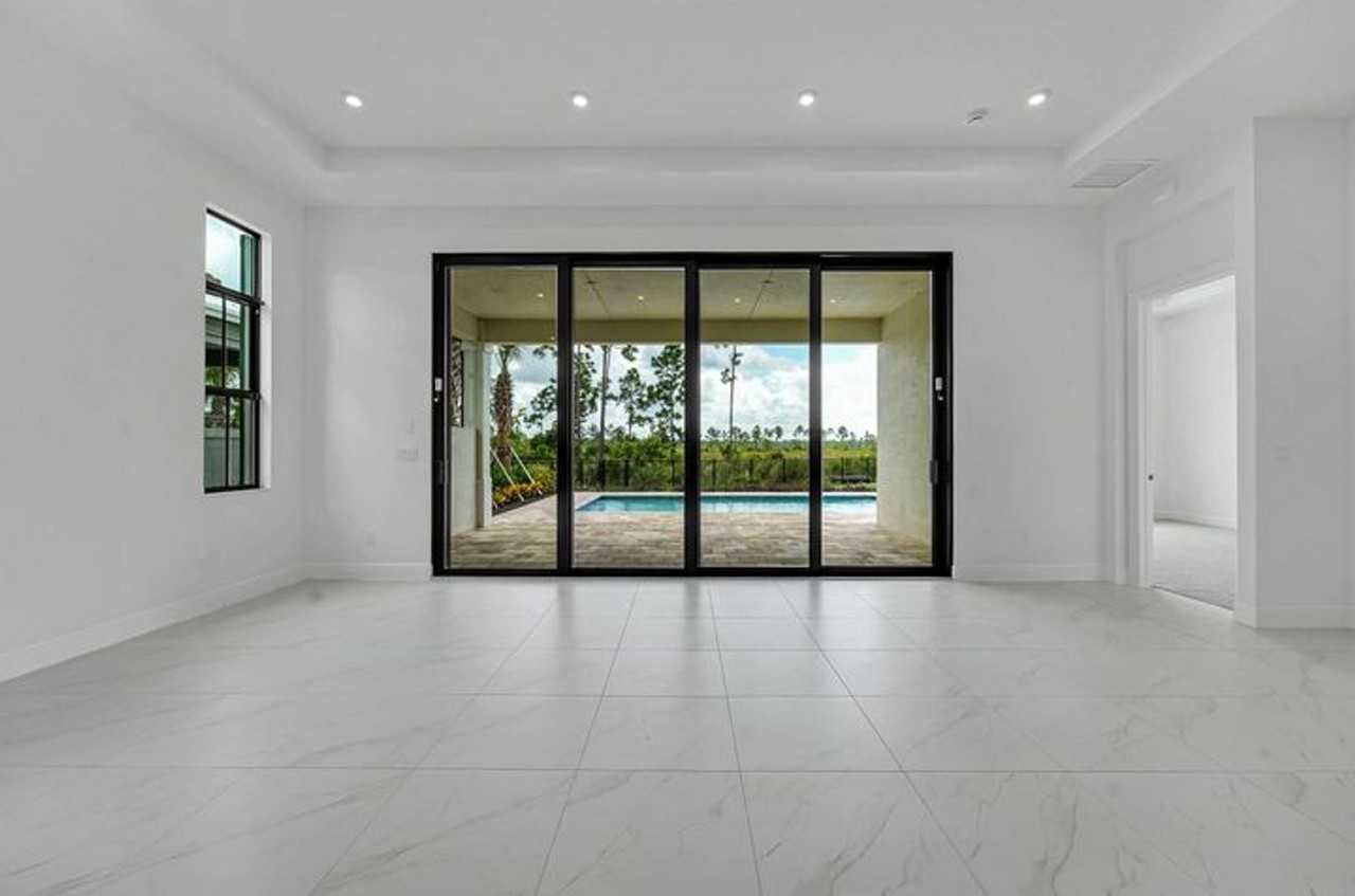 13920 Vivant Dr - Photo 3 of 22