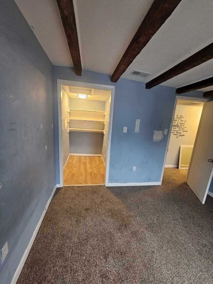 219 N Lawrence St - Photo 2 of 18