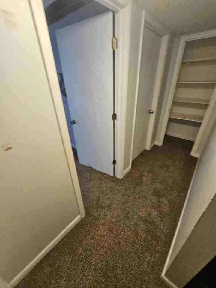 219 N Lawrence St - Photo 3 of 18