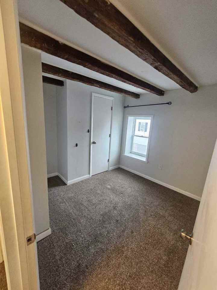 219 N Lawrence St - Photo 4 of 18