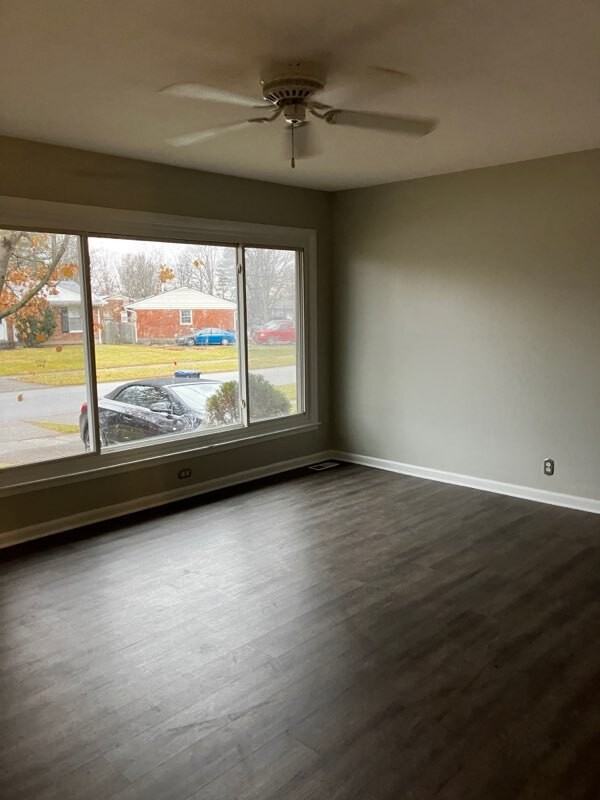 3823 Manner Dale Dr - Photo 5 of 24