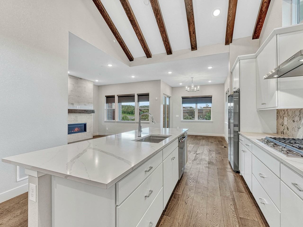 7016 Homeplace St - Photo 6 of 33