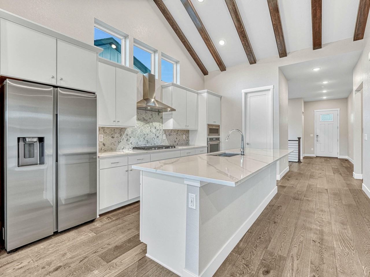 7016 Homeplace St - Photo 7 of 33