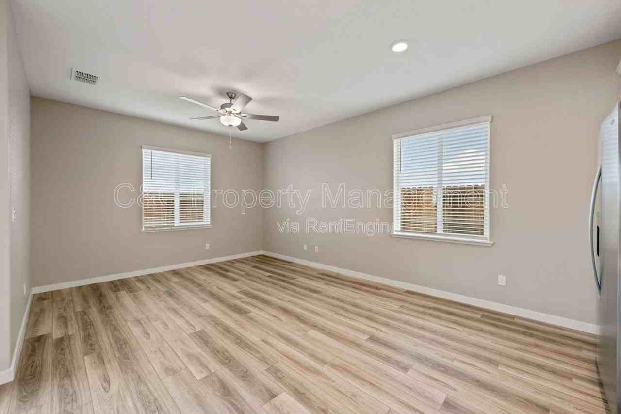 2838 Bedell Street - Photo 4 of 7