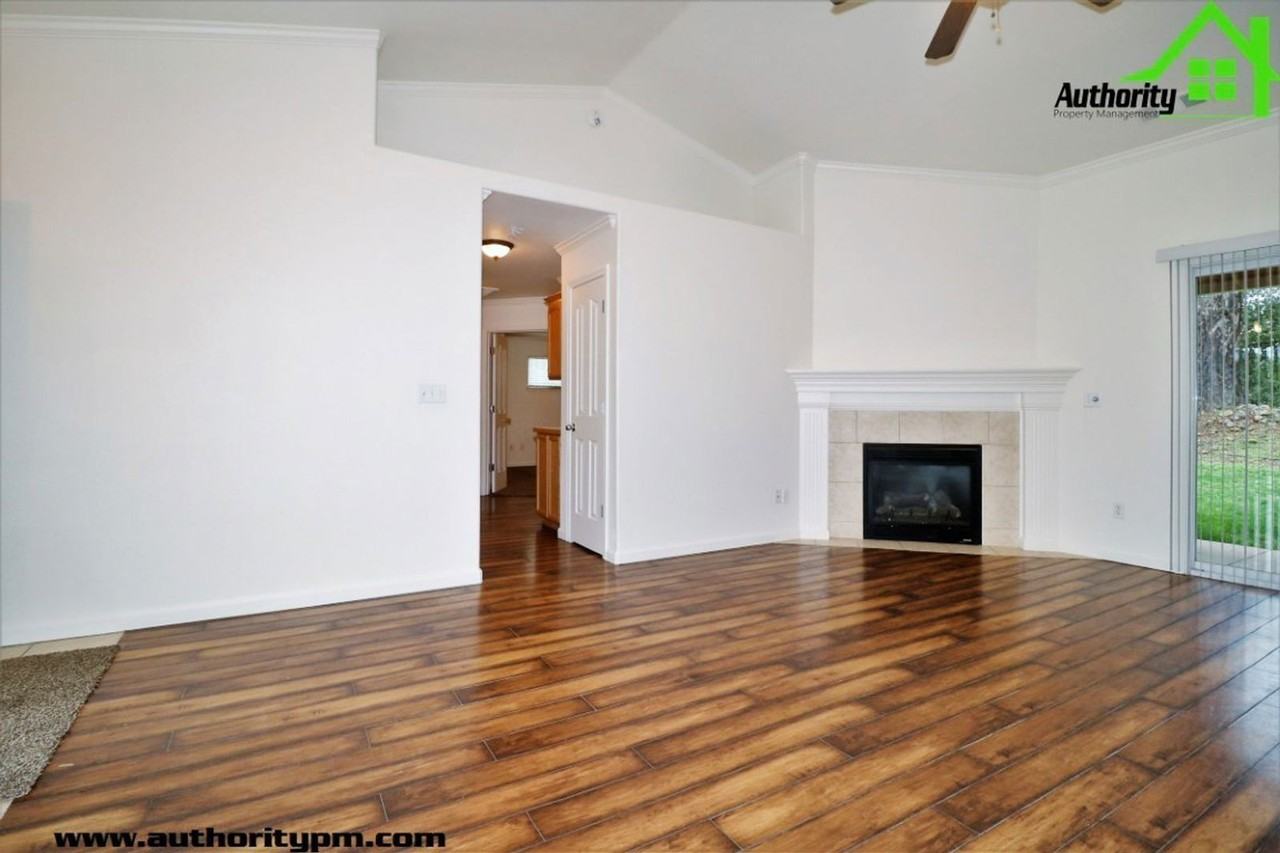 3982 Cambria Dr - Photo 6 of 37