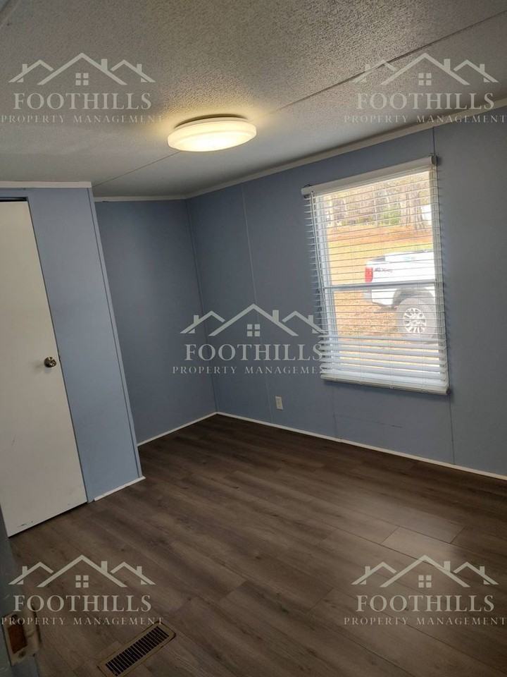 101 Inez Street - Photo 3 of 15