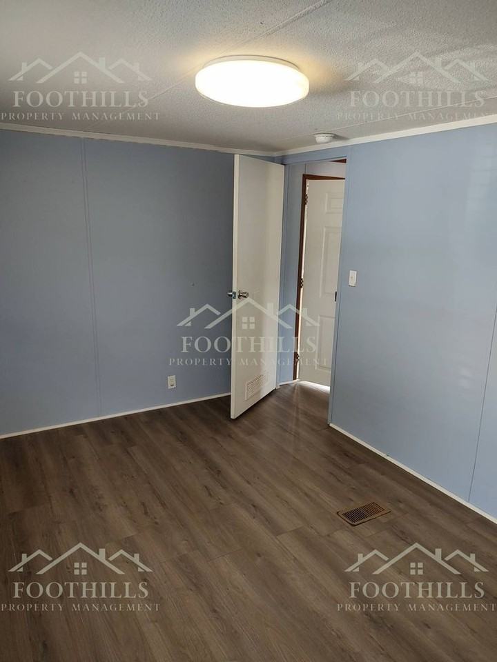 101 Inez Street - Photo 4 of 15