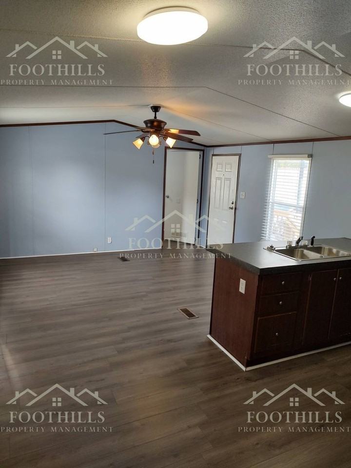 101 Inez Street - Photo 7 of 15