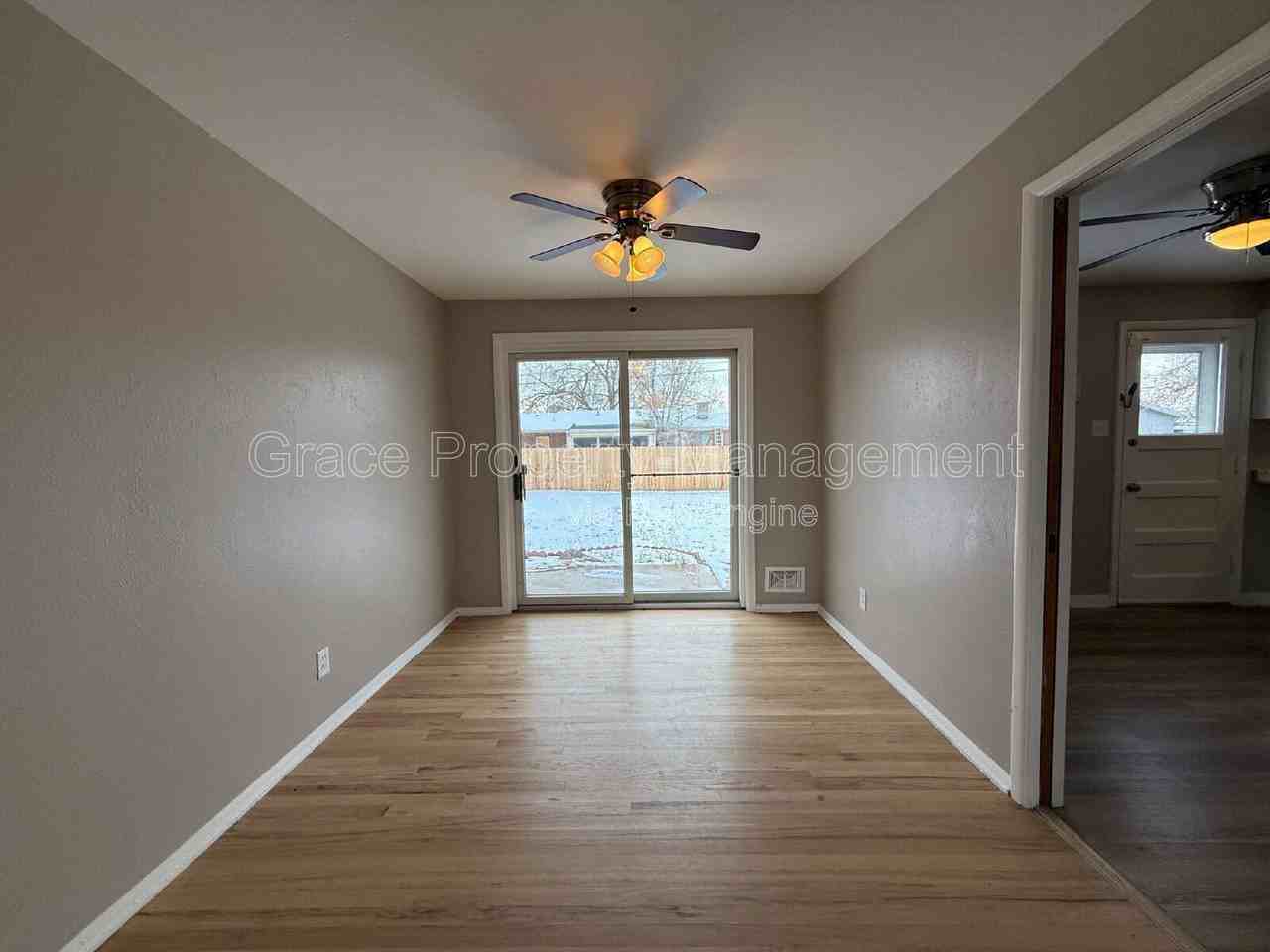 3055 Carson St - Photo 5 of 19