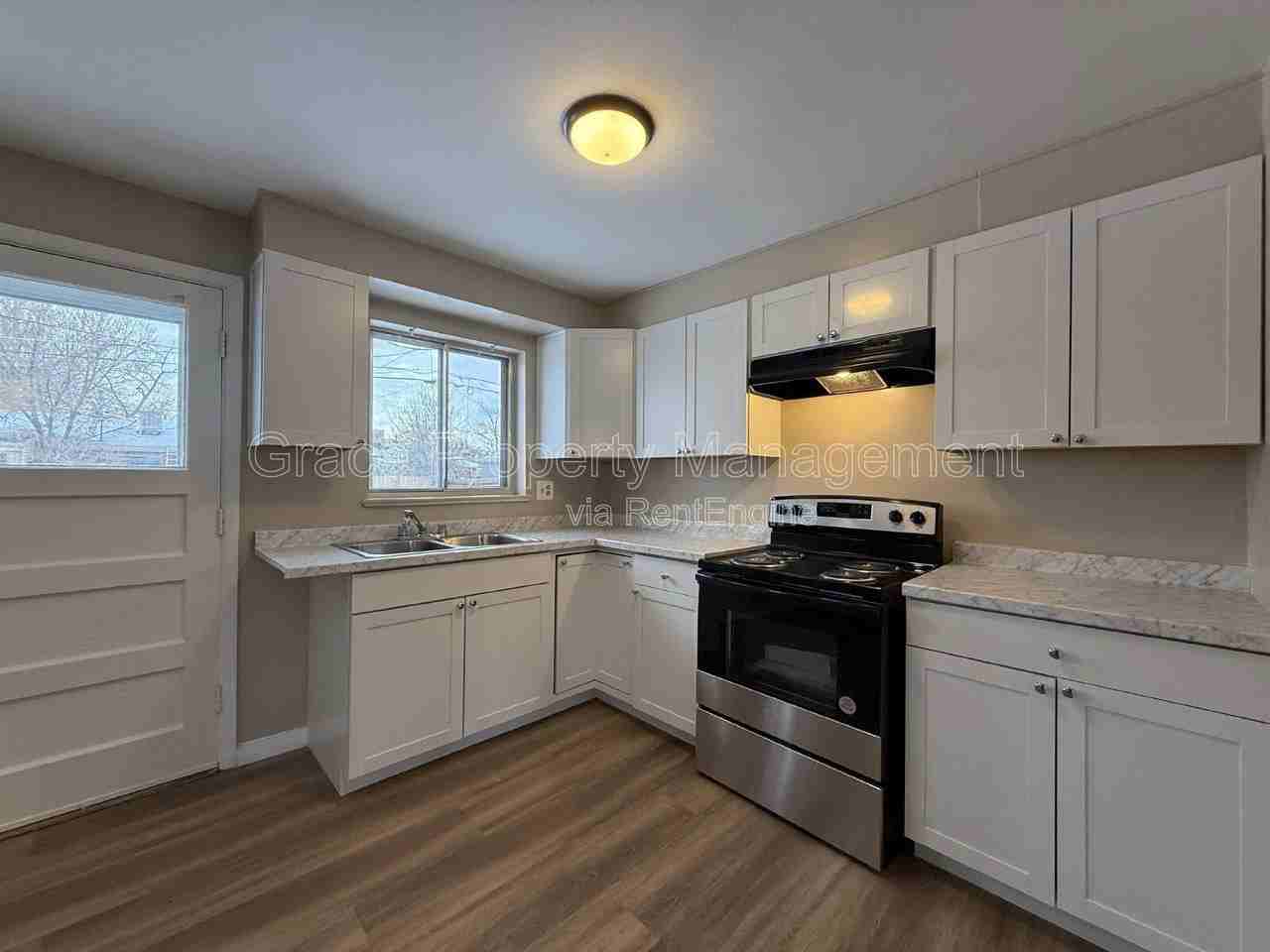 3055 Carson St - Photo 6 of 19