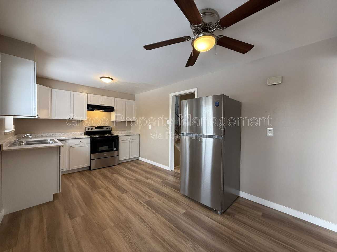 3055 Carson St - Photo 7 of 19