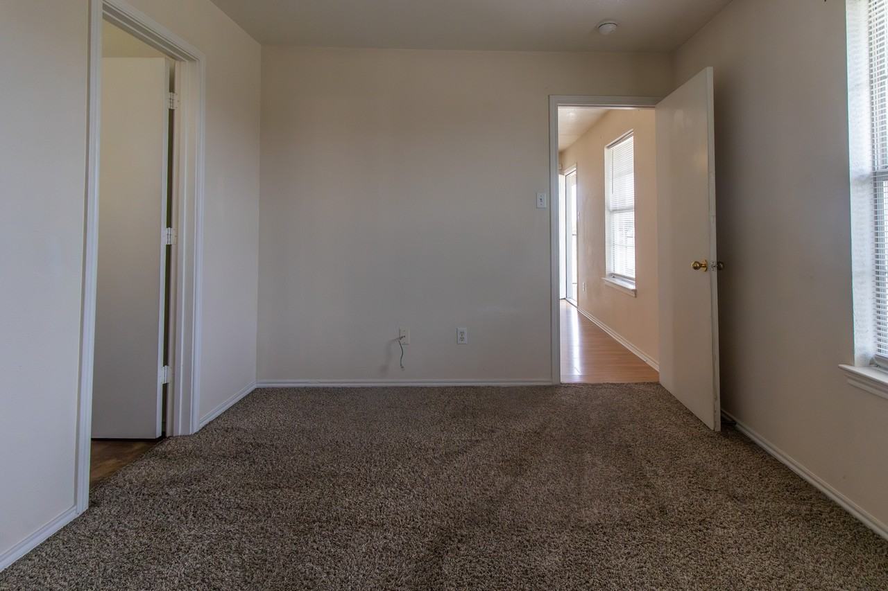 5710 5710 - Photo 5 of 23