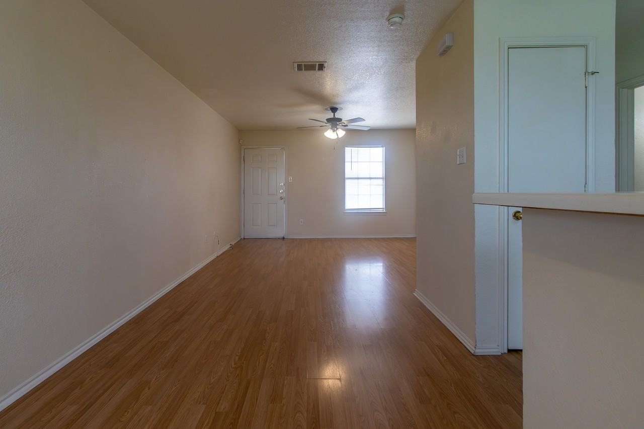 5710 5710 - Photo 2 of 23