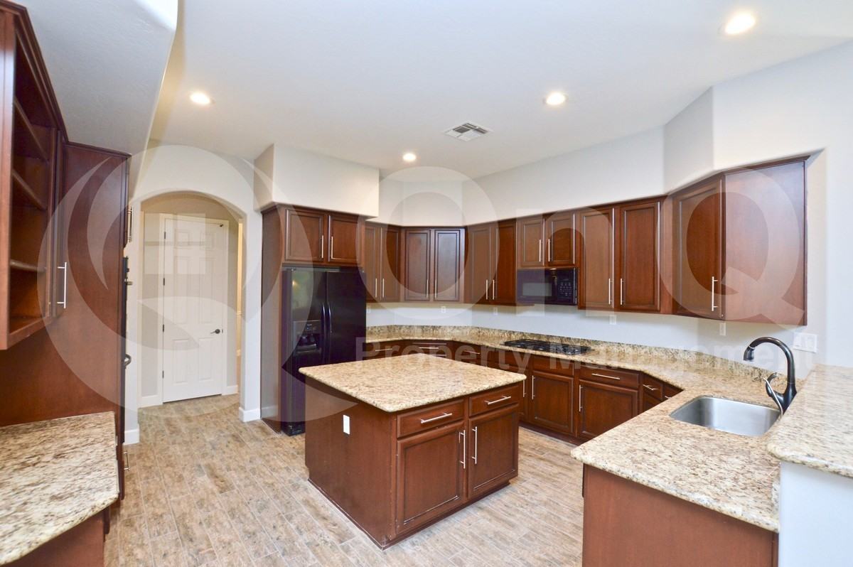 1601 South Karen Drive - Photo 3 of 28