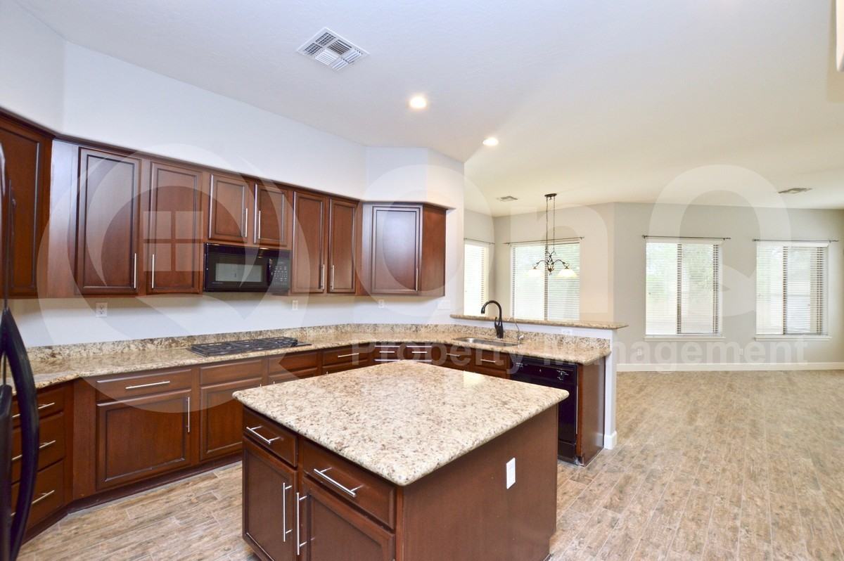 1601 South Karen Drive - Photo 4 of 28