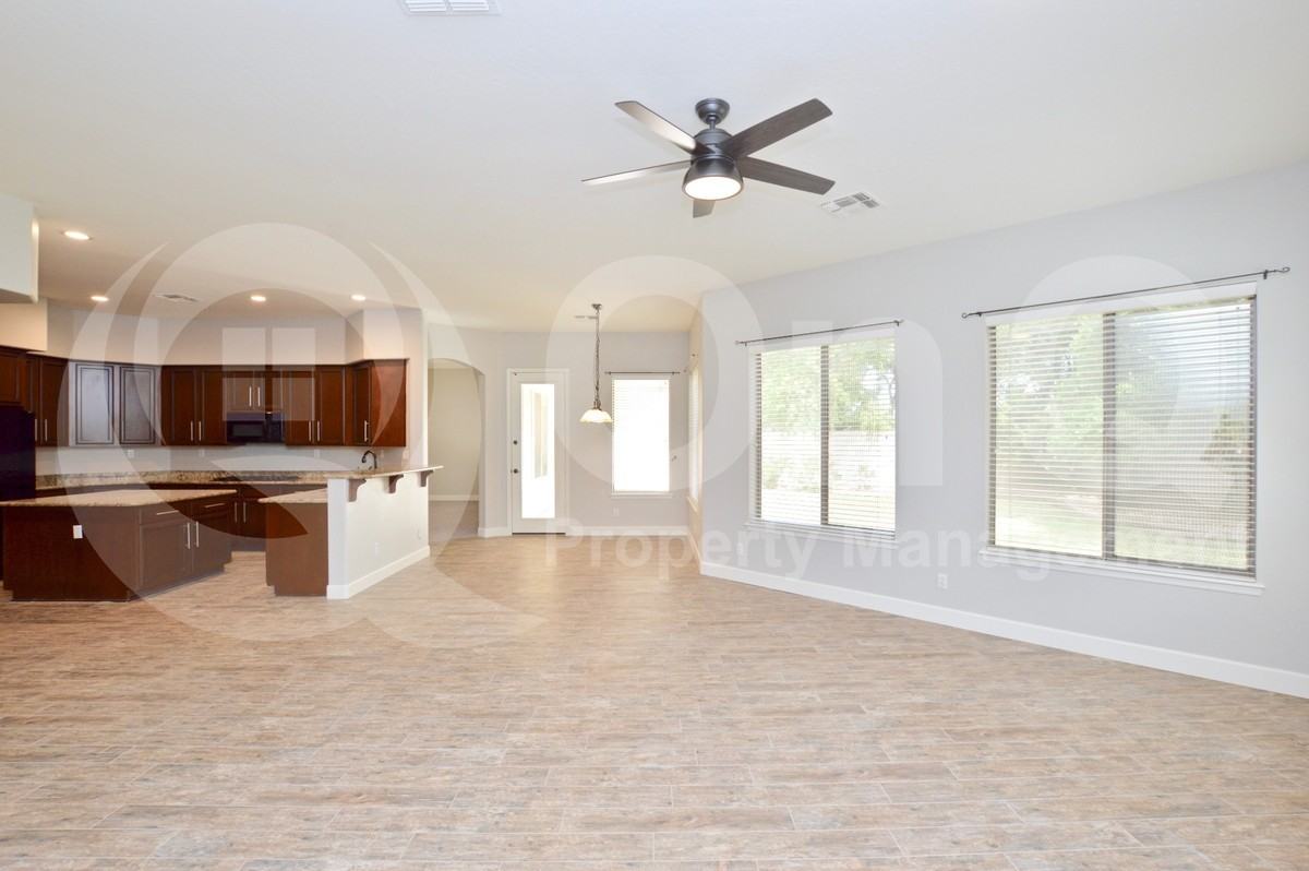 1601 South Karen Drive - Photo 6 of 28