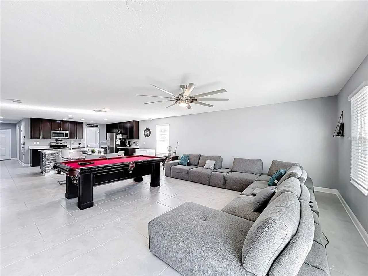 744 Simone Ct - Photo 3 of 17