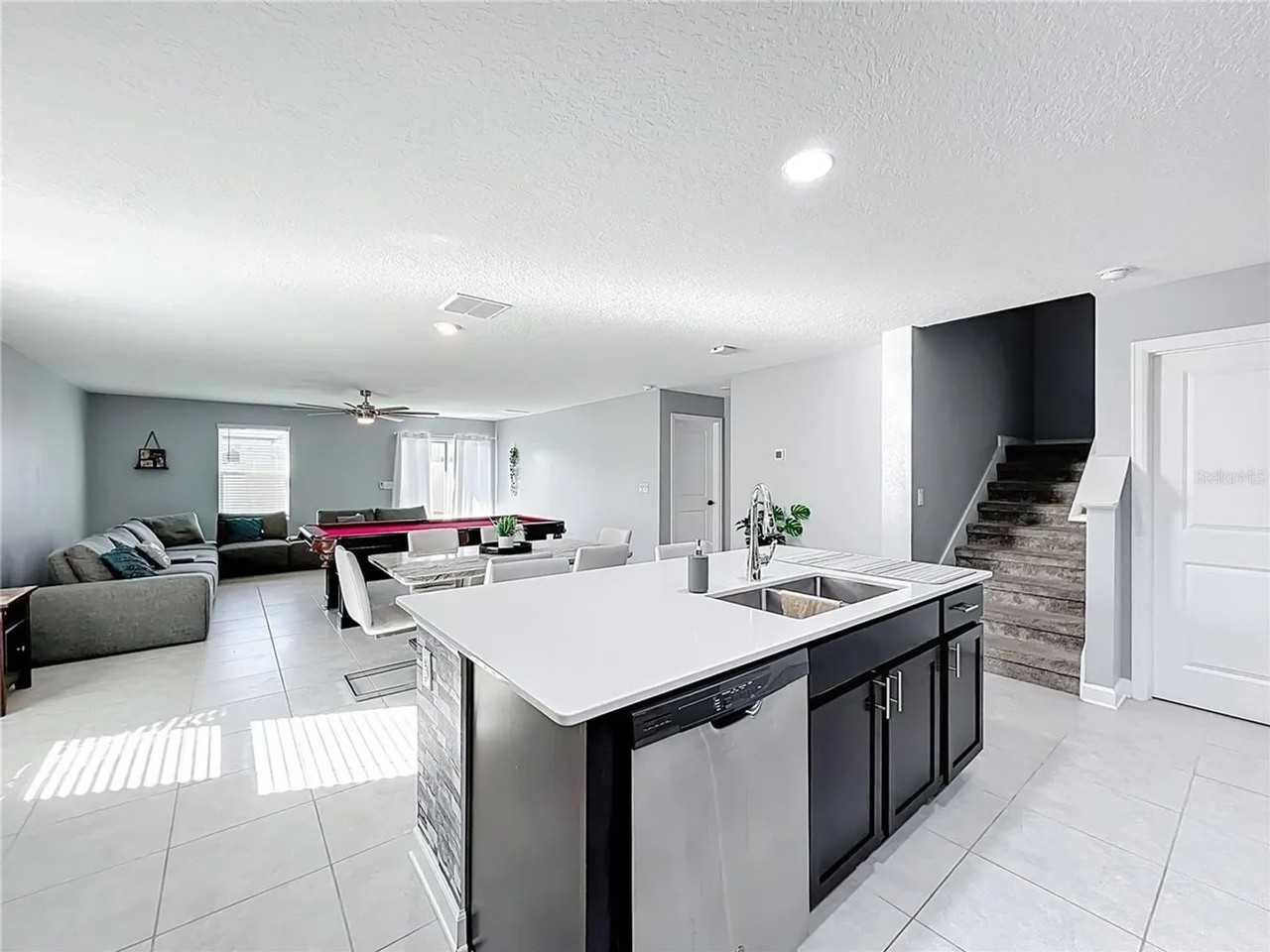 744 Simone Ct - Photo 5 of 17