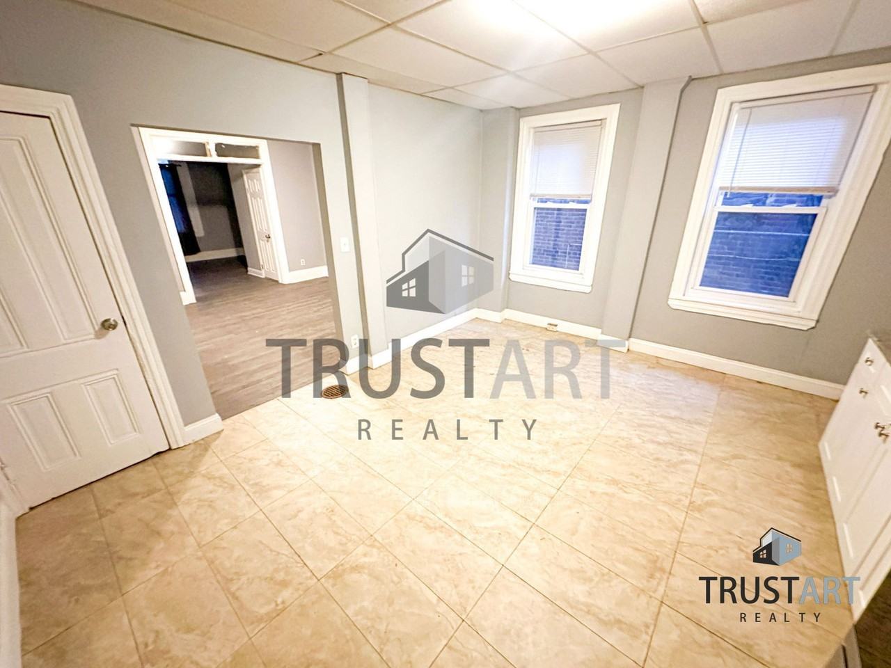 330 N 53rd St - Photo 3 of 21