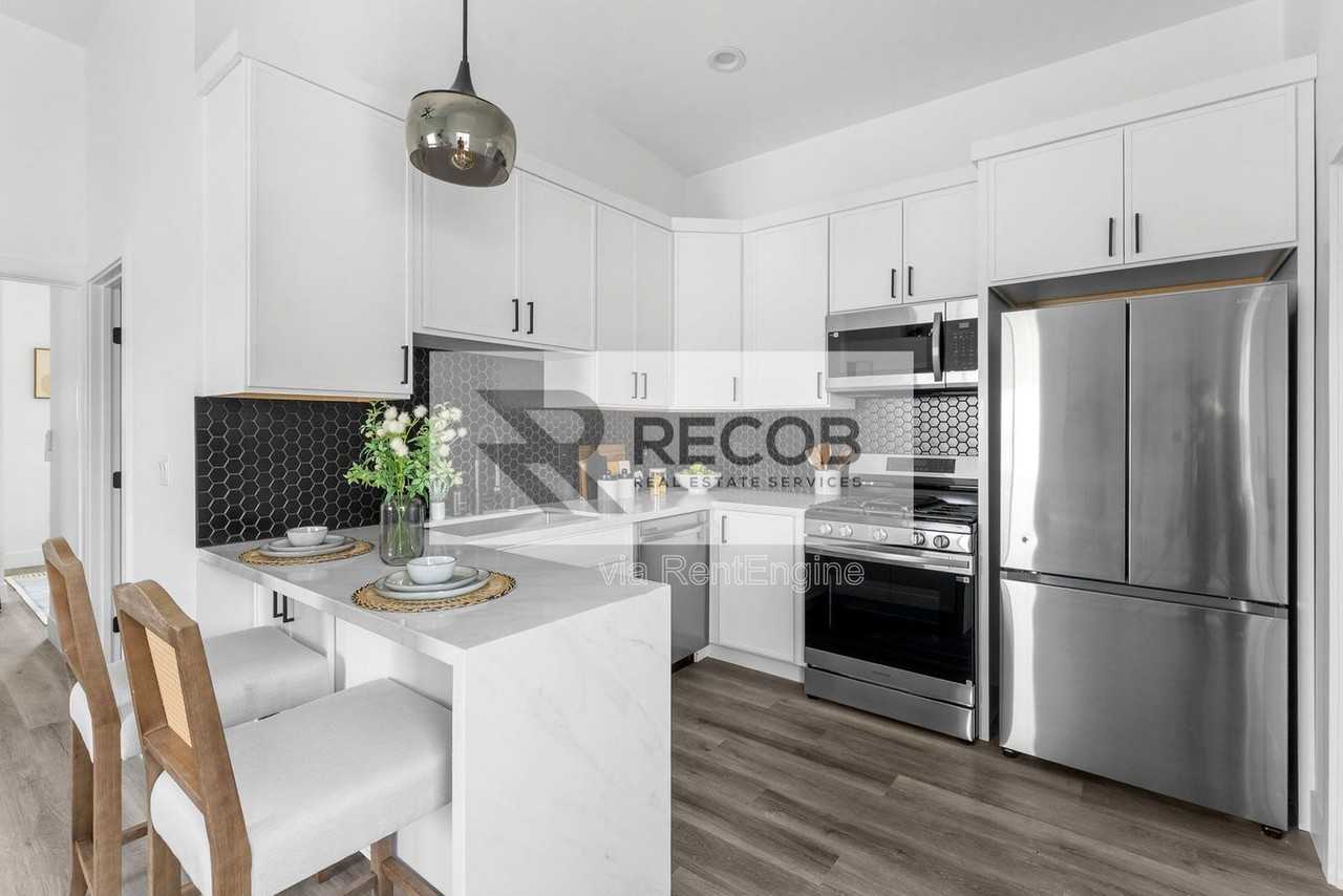 2722 Nye St #5 - Photo 4 of 18