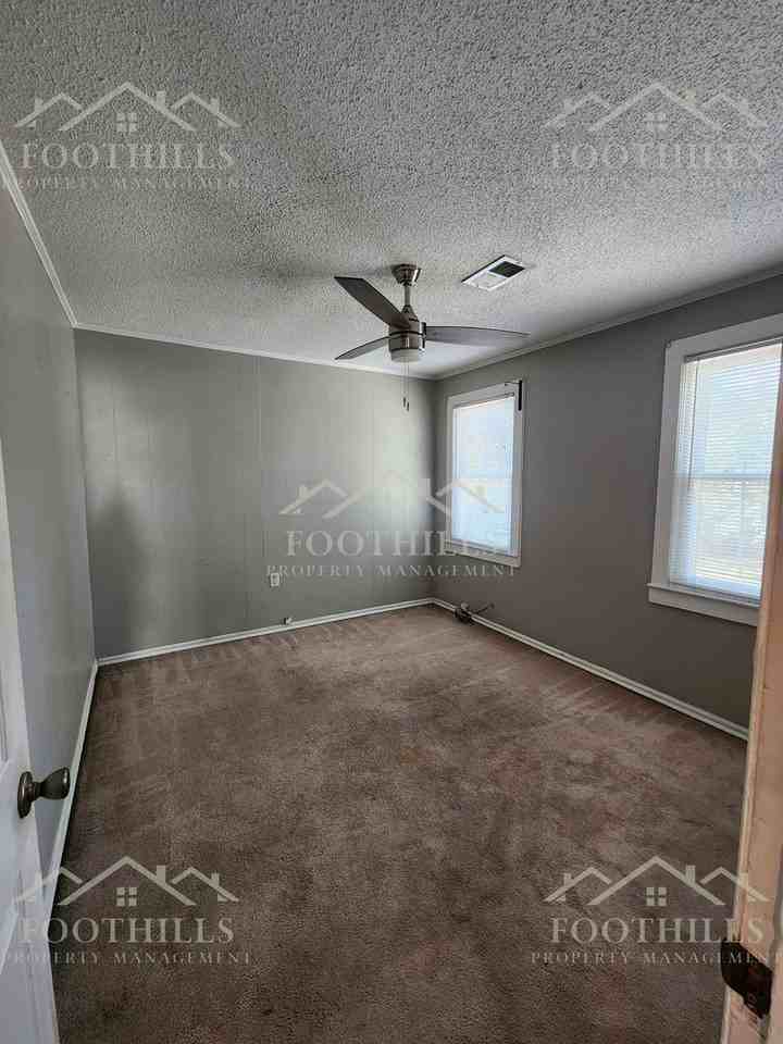 1917 Inman Dr - Photo 7 of 18