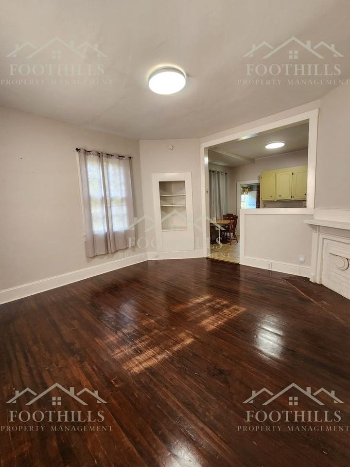 37 Sirrine St - Photo 3 of 13