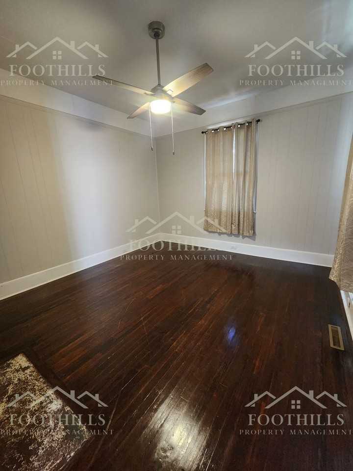 37 Sirrine St - Photo 7 of 13