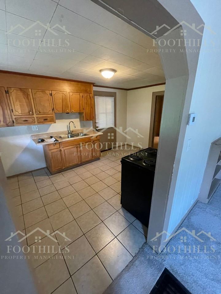 209 Farmer St - Photo 5 of 16