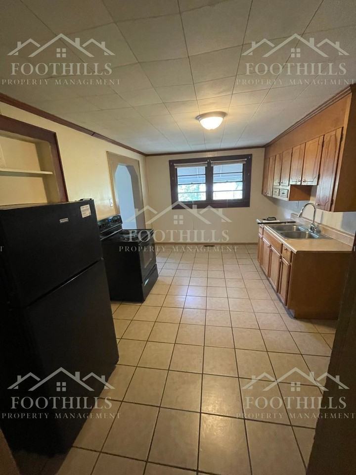 209 Farmer St - Photo 7 of 16