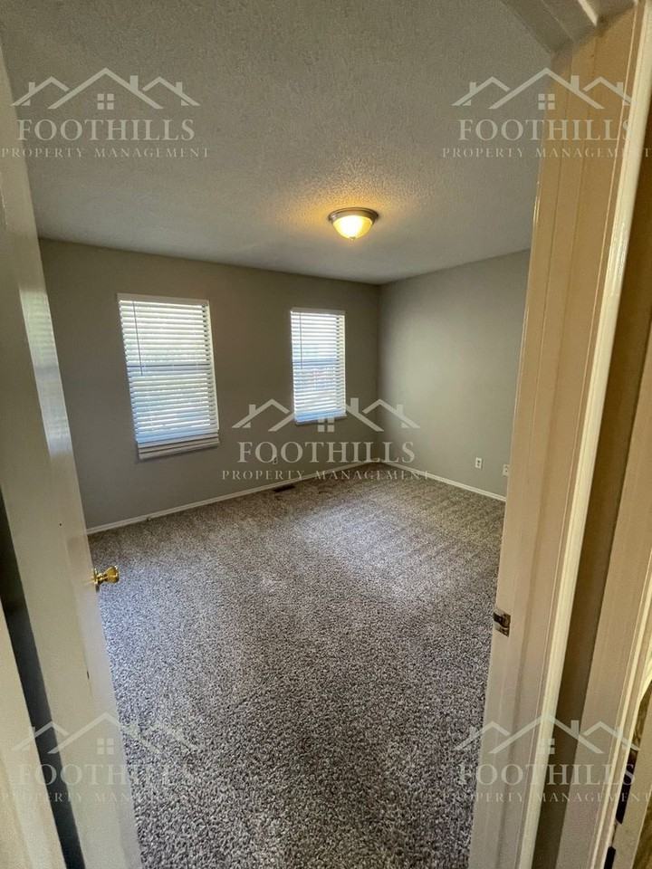 104 Woodland Dr #E - Photo 3 of 10