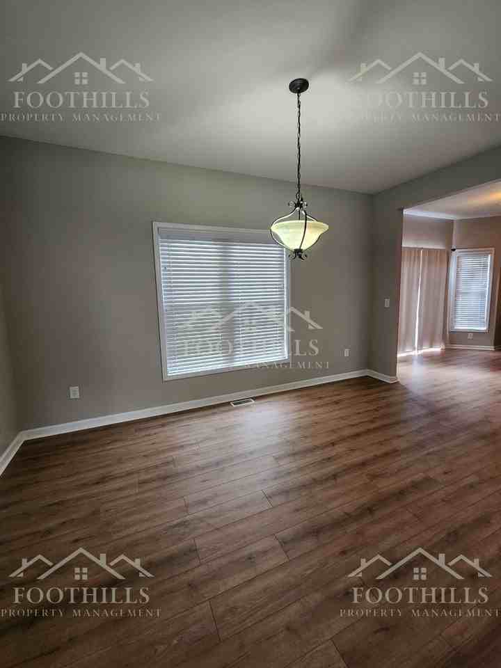 6 Robert De Brus Circle - Photo 2 of 26