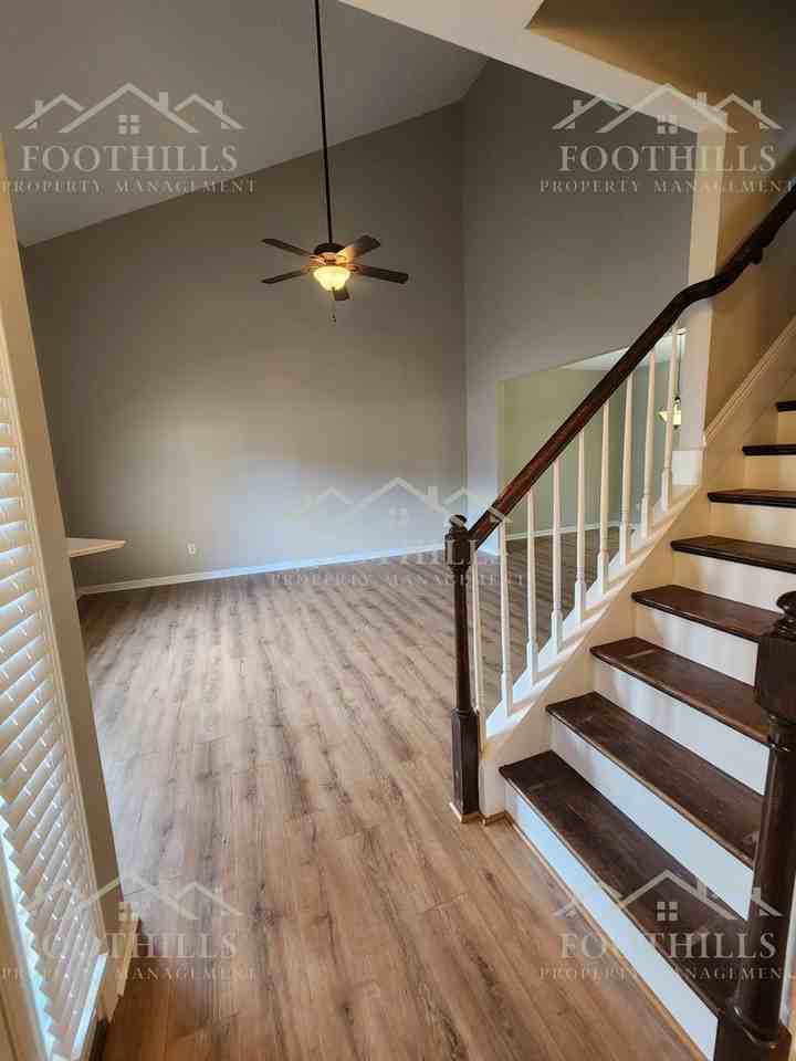 6 Robert De Brus Circle - Photo 3 of 26