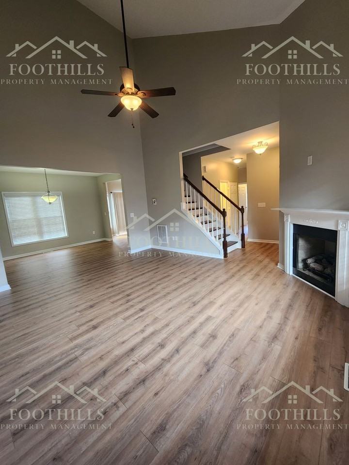 6 Robert De Brus Circle - Photo 4 of 26