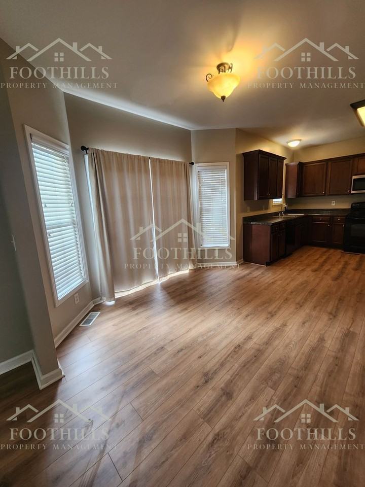 6 Robert De Brus Circle - Photo 5 of 26