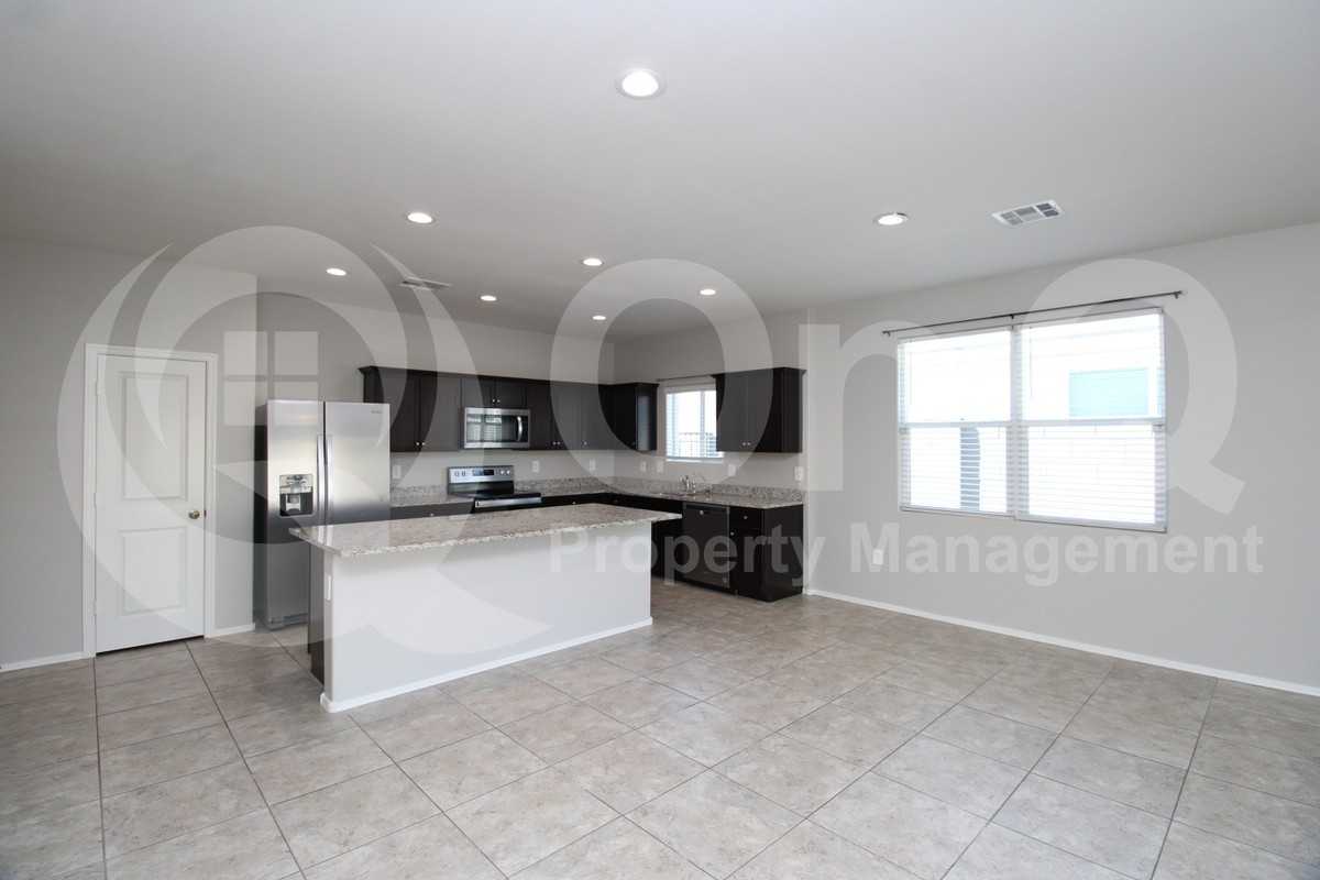 4644 W Nutmeg Ave - Photo 5 of 23