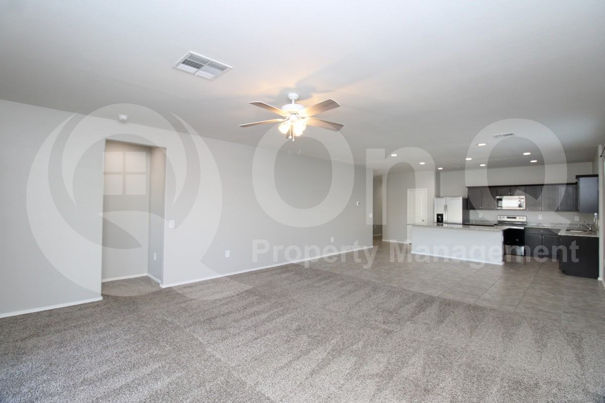 4644 W Nutmeg Ave - Photo 6 of 23