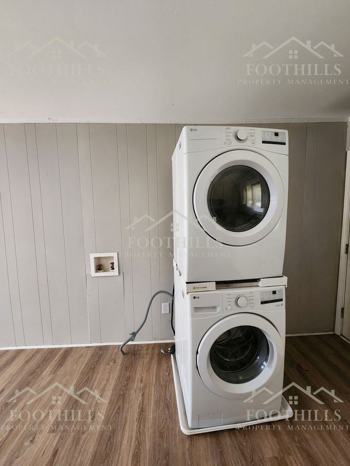 202 Kennemore St #3 - Photo 5 of 9